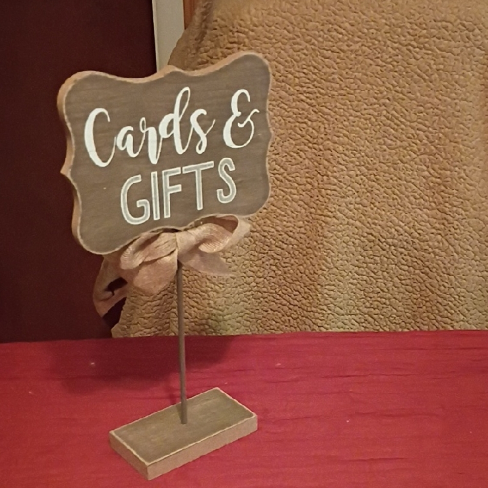 Rustic Brown 'Cards & Gifts' Sign